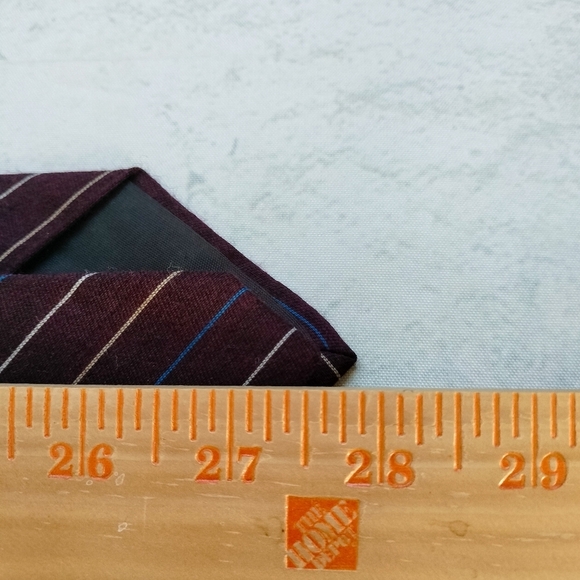 Geoffrey Beene Men's Wool Silk Necktie Tie Wine Diagonal Stripes Preppy - Picture 7 of 10